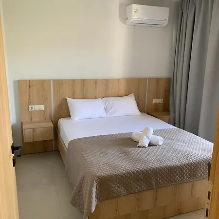 S & E Apartments Lefkada City Exterior photo