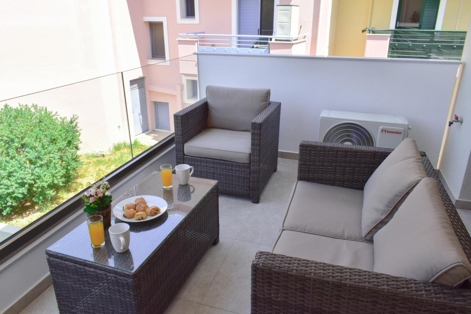 S & E Apartment