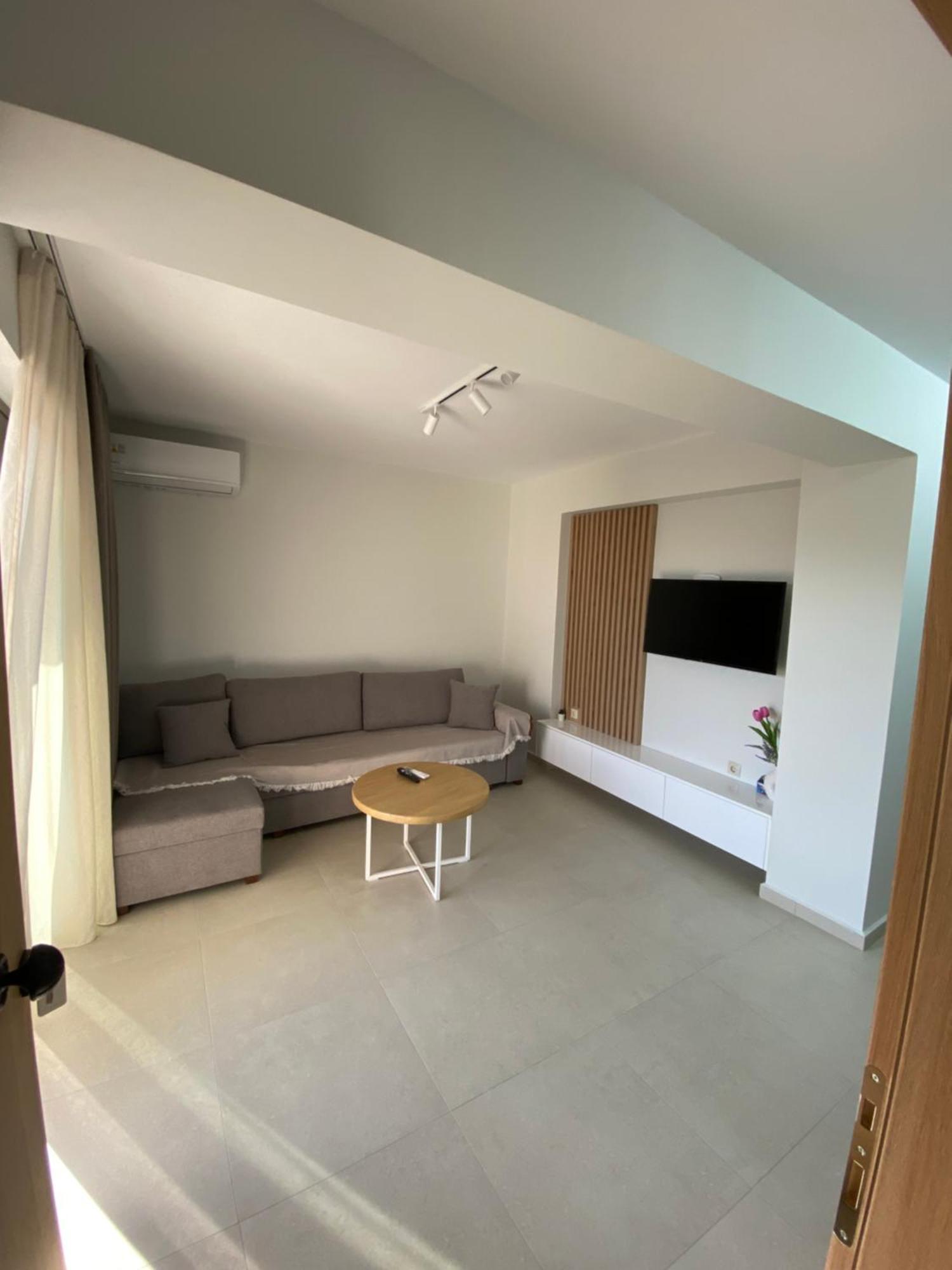 S & E Apartment Lefkada City